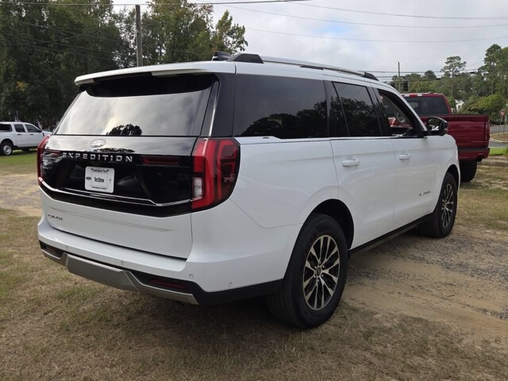 Used 2025 Ford Expedition Platinum AWD/4WD image 14
