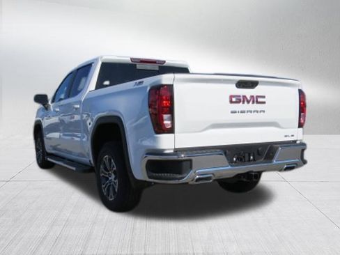 New 2026 GMC Sierra 1500 SLE image 6