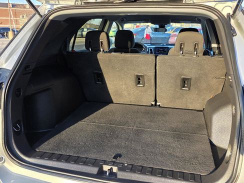 Used 2020 Chevrolet Equinox LT image 30