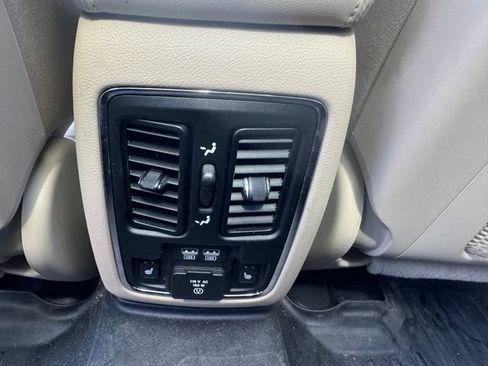 Used 2017 Jeep Grand Cherokee Limited w/ Luxury Group II AWD/4WD image 16