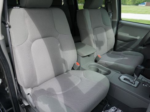 Used 2020 Nissan Frontier SV w/ Midnight Edition Floor Mats AWD/4WD image 24