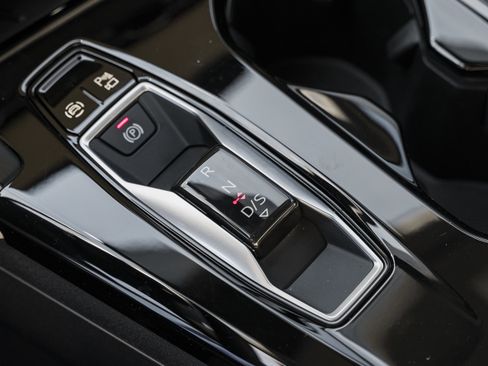 Used 2025 Audi Q5 Prestige image 11