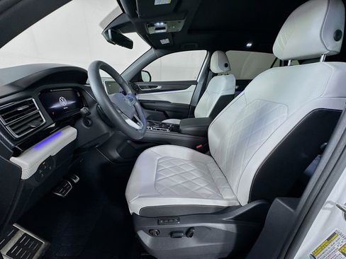 Used 2025 Volkswagen Atlas Cross Sport SEL Premium R-Line image 24