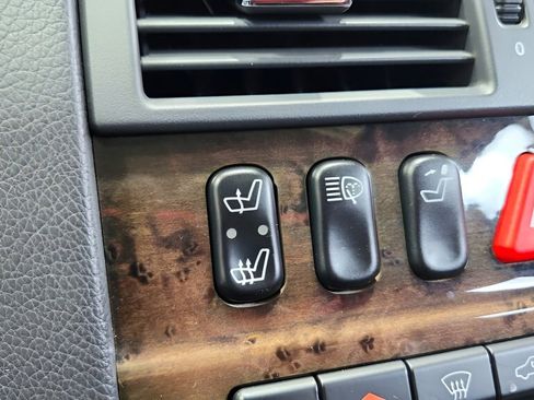 Used 2002 Mercedes-Benz E 55 AMG Sedan image 22