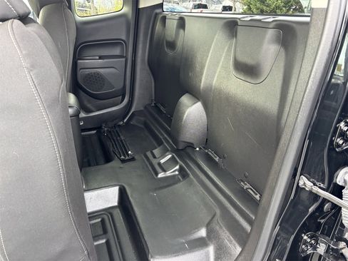 Used 2022 Chevrolet Colorado LT w/ Fleet Safety Package image 22