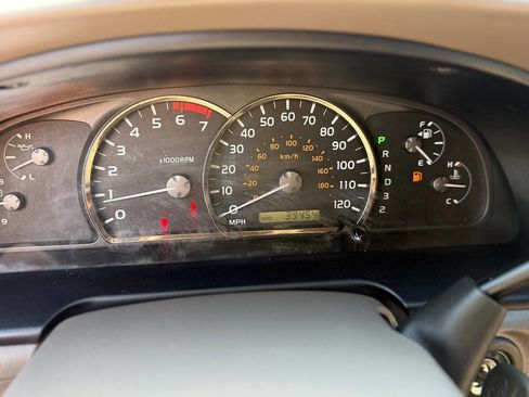 Used 2005 Toyota Sequoia SR5 RWD image 76