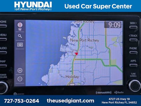 Used 2021 Toyota Highlander XLE AWD/4WD image 30
