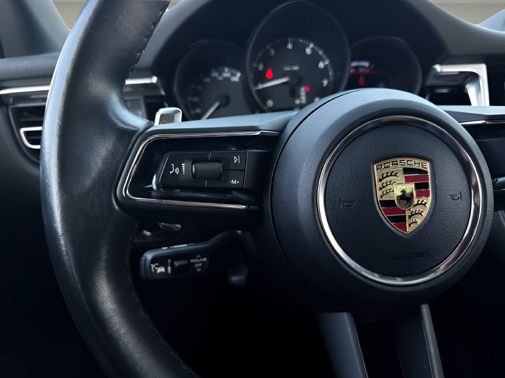 Used 2024 Porsche Macan AWD/4WD image 12