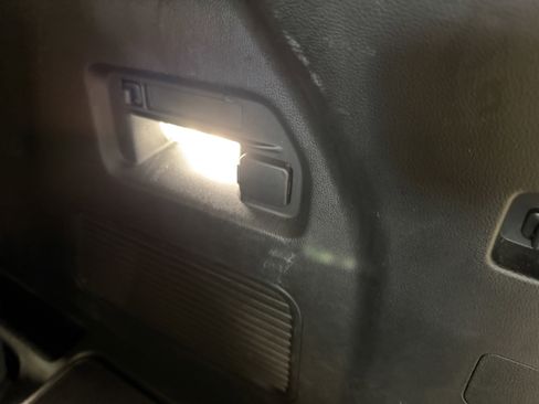 Used 2023 Ford Explorer XLT w/ Equipment Group 202A image 27