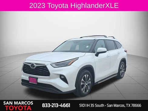 Used 2023 Toyota Highlander XLE FWD image 1