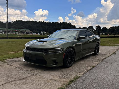 Used 2019 Dodge Charger Scat Pack w/ Daytona Edition Group RWD image 1