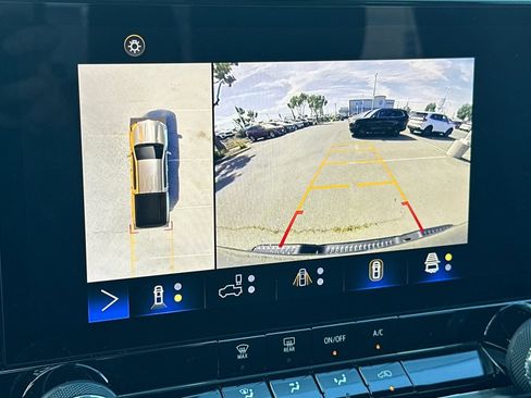 Used 2024 Chevrolet Colorado Trail Boss w/ LPO, Dark Essentials Package image 18