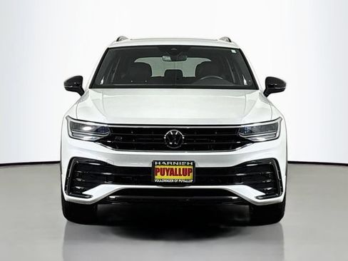 Certified 2023 Volkswagen Tiguan SE R-Line AWD/4WD image 2