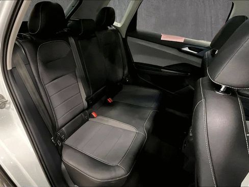 Used 2024 Volkswagen Taos SE w/ Panoramic Sunroof Package AWD/4WD image 25