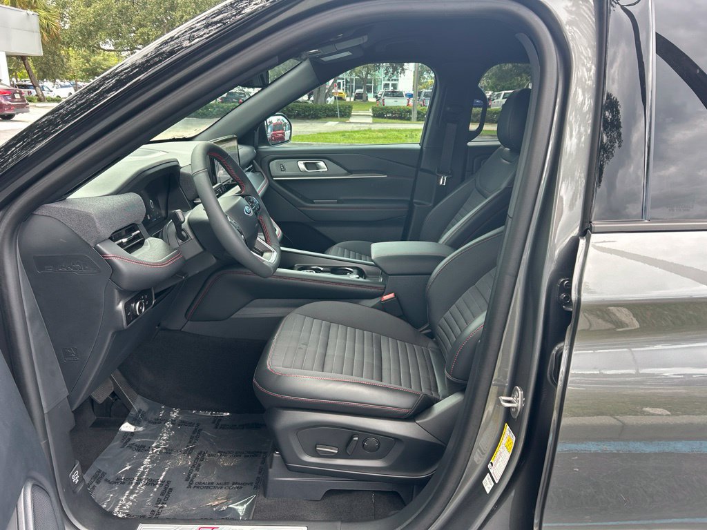 Used 2026 Ford Explorer ST-Line w/ ST-Line Street Pack RWD image 15