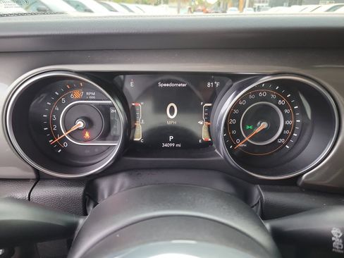 Used 2023 Jeep Wrangler Unlimited Sahara w/ LED Lighting Group AWD/4WD image 34