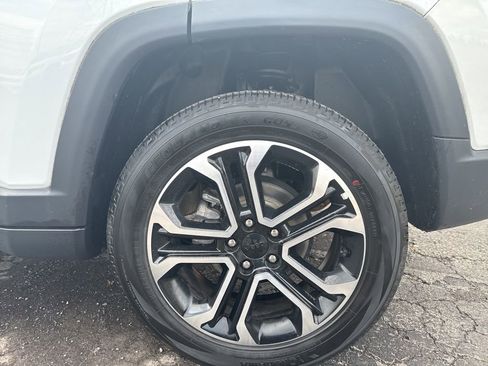 Certified 2022 Jeep Compass Limited image 33