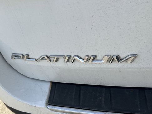 Used 2020 Ford Explorer Platinum w/ Premium Technology Package image 25