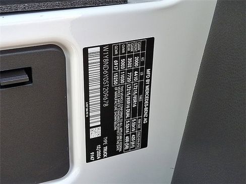 Used 2025 Mercedes-Benz Sprinter 3500 image 24