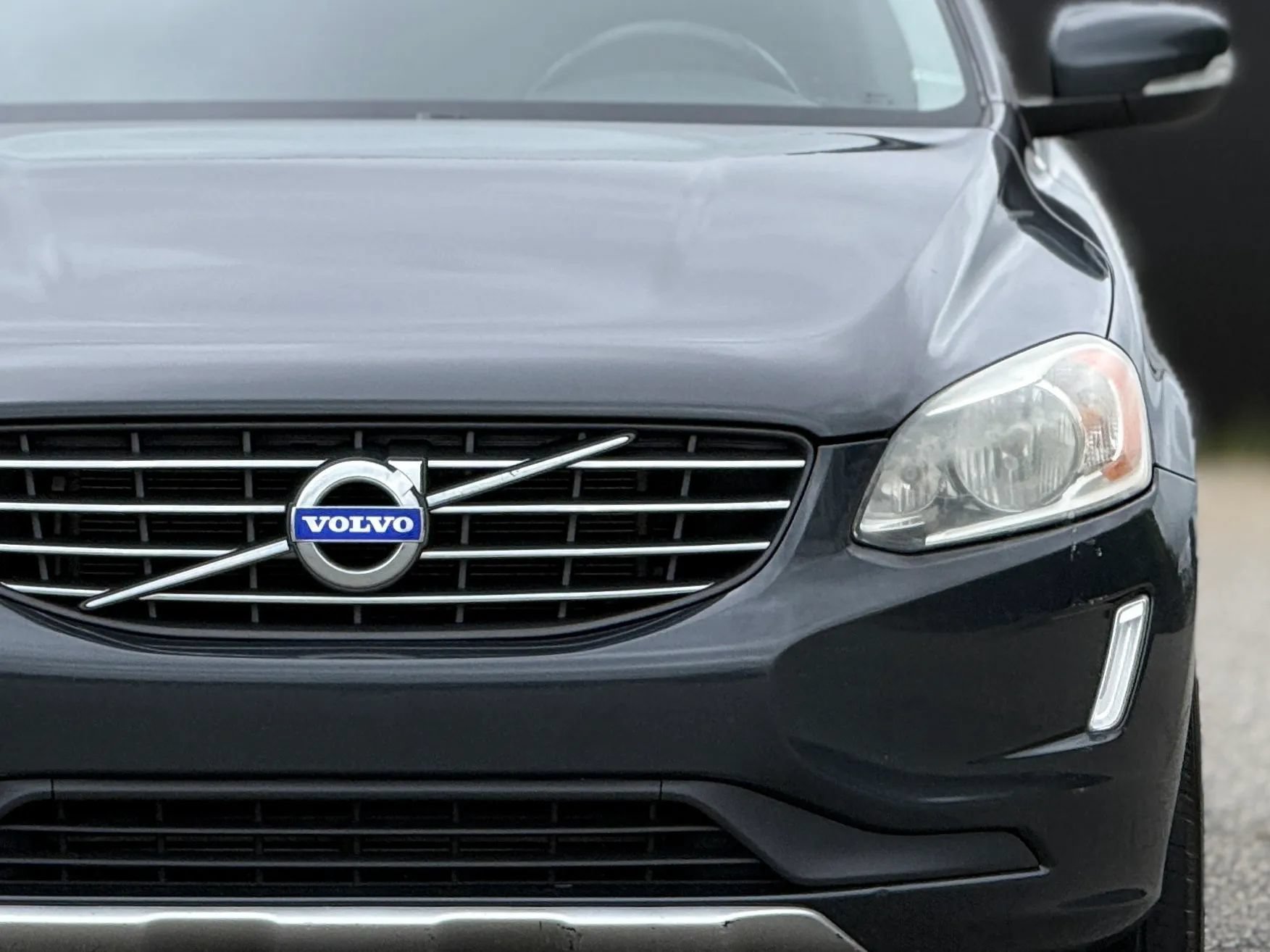 Used 2015 Volvo XC60 T5 w/ Proximity Package AWD/4WD image 12
