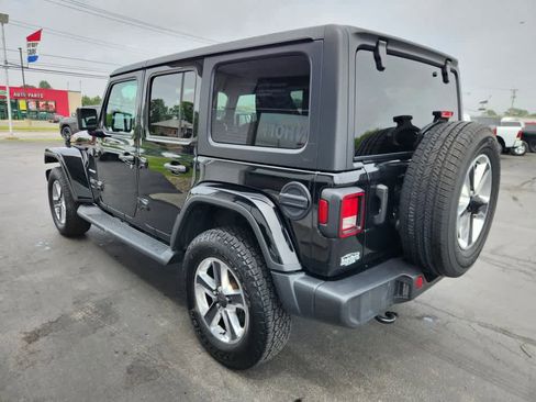 Used 2023 Jeep Wrangler Sahara image 5
