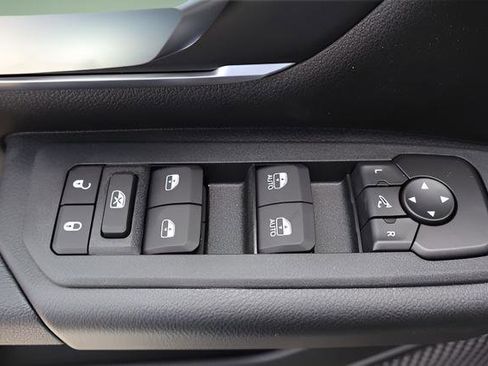New 2026 RAM 1500 4x4 Crew Cab image 17