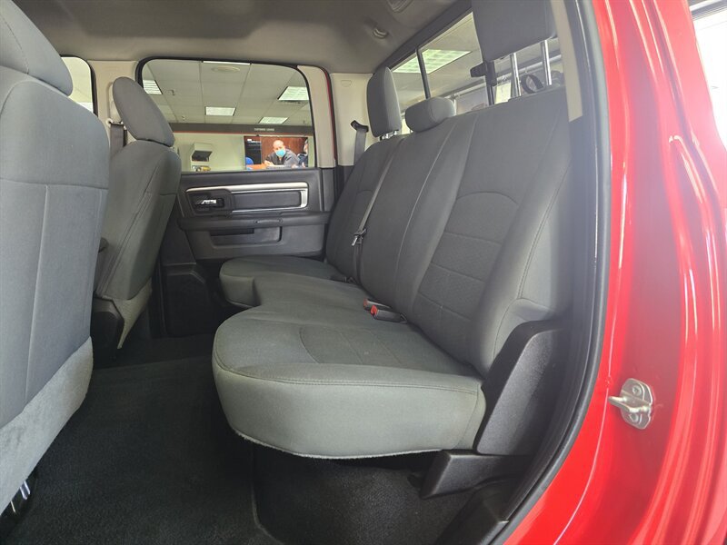 Used 2019 RAM 1500 Classic SLT AWD/4WD image 8
