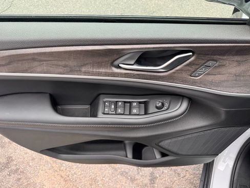 New 2026 Jeep Grand Cherokee L Limited AWD/4WD image 9