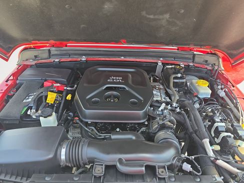 Used 2021 Jeep Wrangler Sport AWD/4WD image 27
