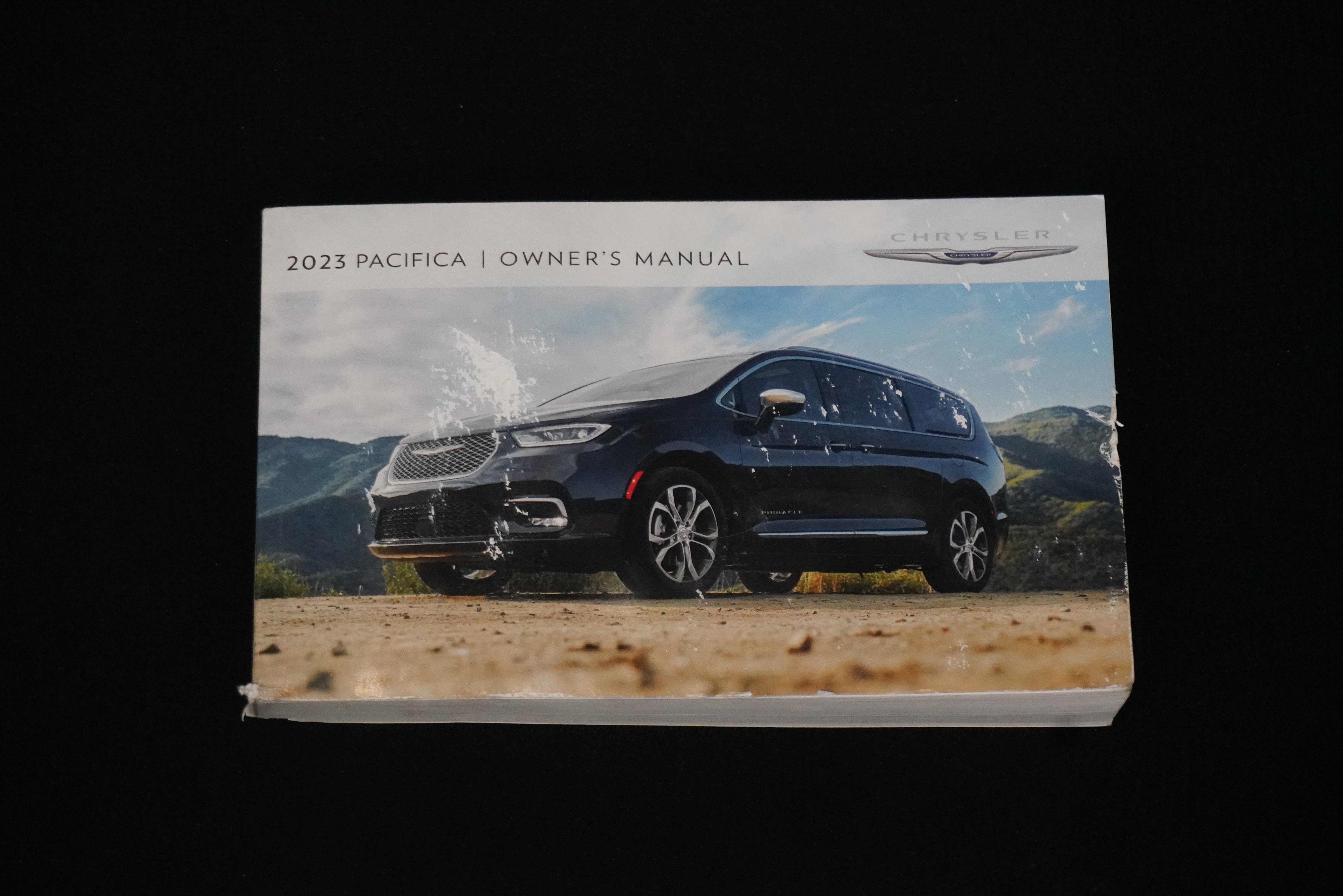 Used 2023 Chrysler Pacifica Touring-L FWD image 25