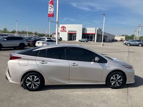 Used 2019 Toyota Prius Prime Advanced image 8
