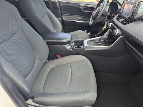 Used 2020 Toyota RAV4 LE w/ Carpet Mat Package FWD image 11