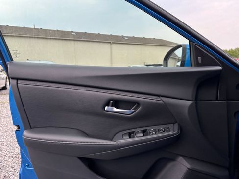 Used 2025 Nissan Sentra SV FWD image 18