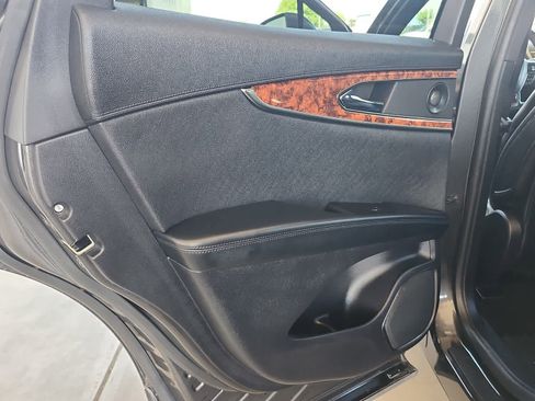 Used 2019 Lincoln Nautilus Reserve FWD image 14