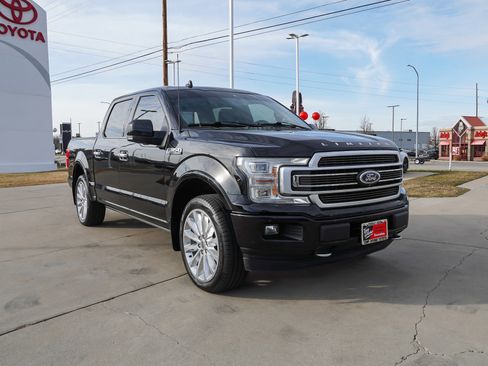 Used 2019 Ford F150 Limited image 2