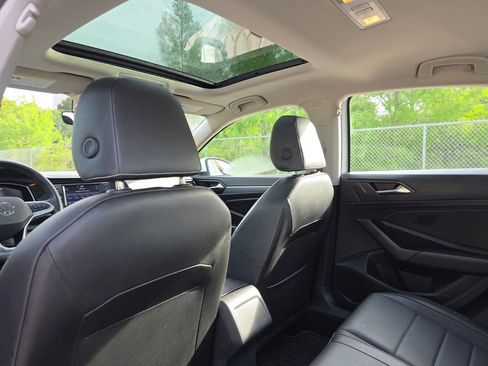 Used 2024 Volkswagen Jetta SE w/ Panoramic Sunroof Package FWD image 22