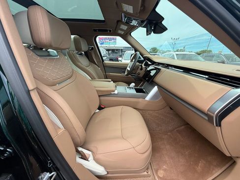 Used 2026 Land Rover Range Rover SV AWD/4WD image 23