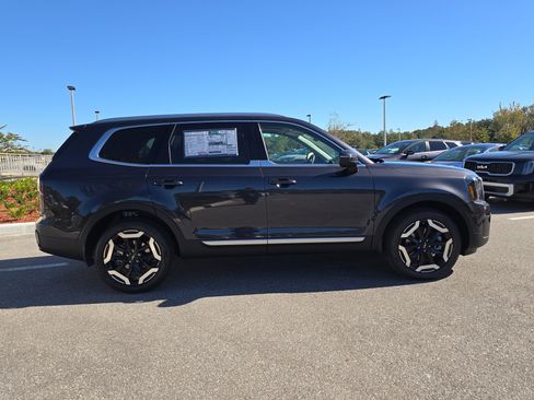 New 2025 Kia Telluride EX image 9
