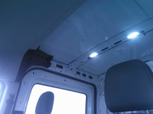Used 2023 Ford E-Transit Medium Roof RWD image 15