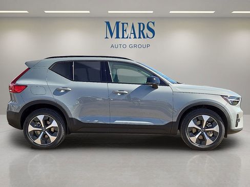 New 2026 Volvo XC40 B5 Plus w/ Protection Package Premier image 6