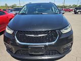 Used 2023 Chrysler Pacifica Limited image 2