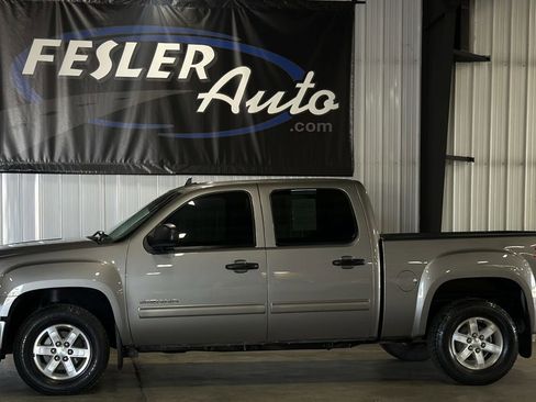 Used 2013 GMC Sierra 1500 SLE w/ Power Tech Package RWD image 2