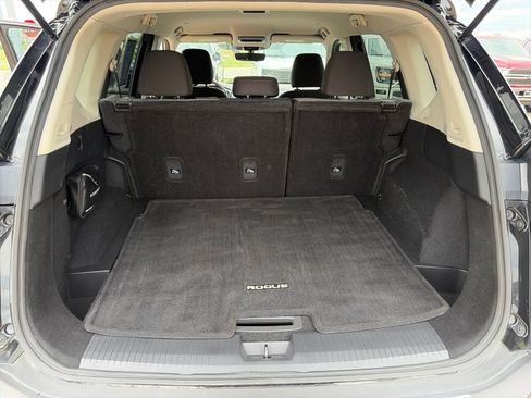Used 2022 Nissan Rogue SV FWD image 25