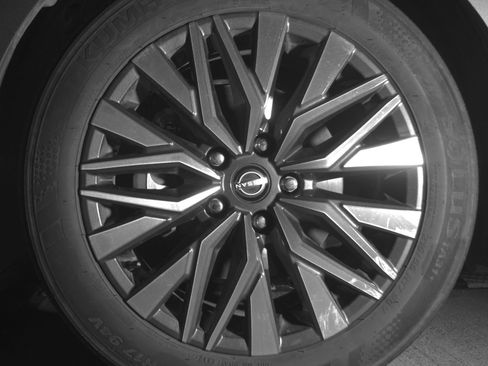 Used 2025 Nissan Altima 2.5 SV image 12