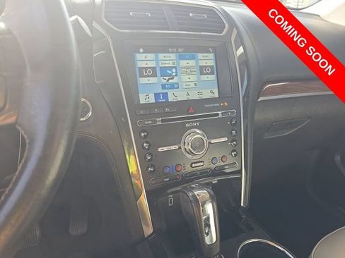 Used 2018 Ford Explorer Platinum AWD/4WD image 8