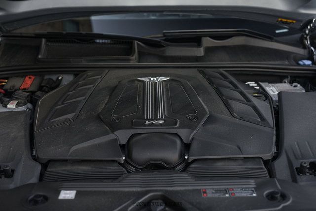 Used 2021 Bentley Bentayga AWD/4WD image 16