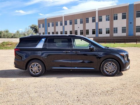 New 2026 Kia Carnival SX image 2