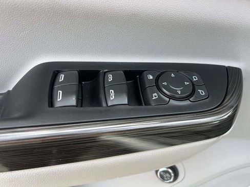 Certified 2023 GMC Acadia SLT w/ Preferred Package AWD/4WD image 16