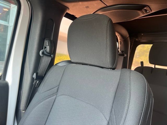 Certified 2020 Jeep Wrangler Sport AWD/4WD image 17