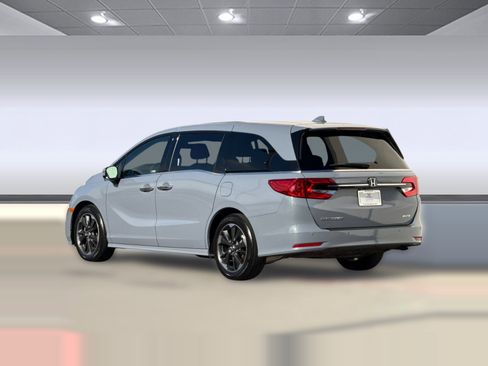 Certified 2024 Honda Odyssey Elite image 3